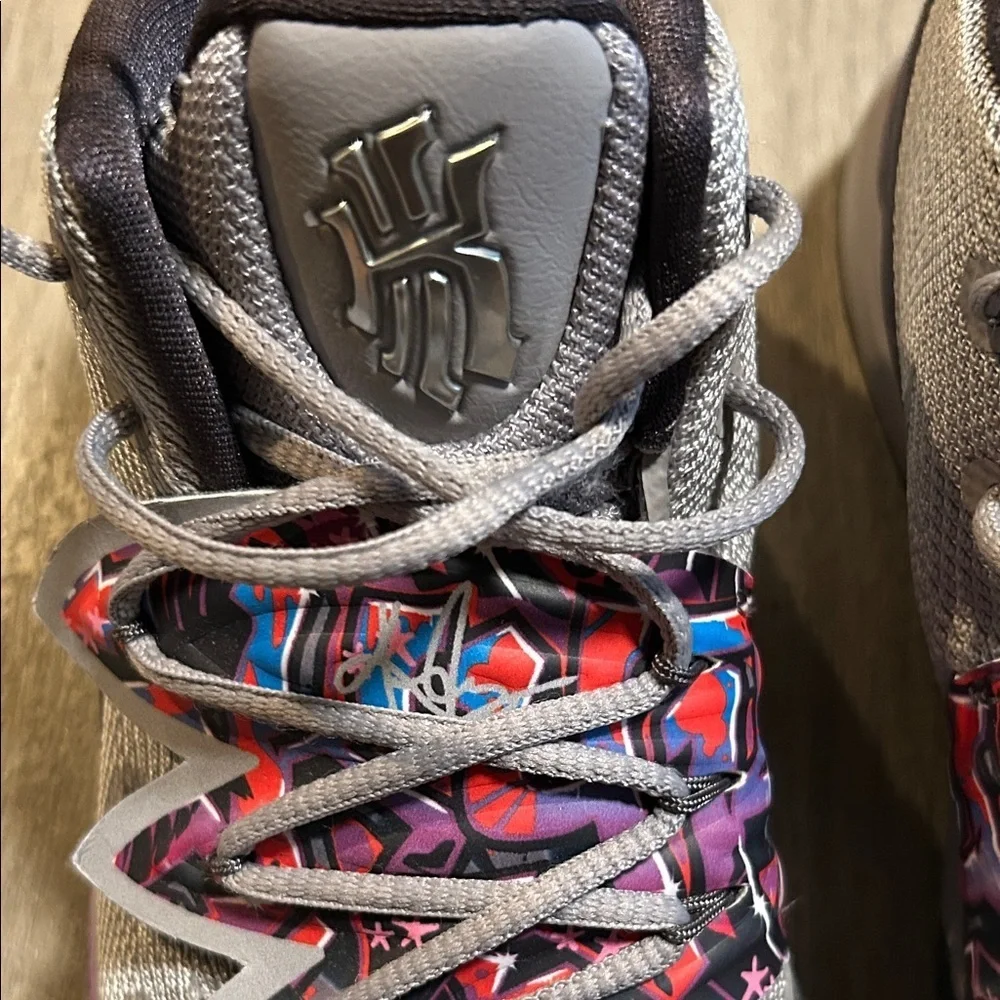 Nike Kids Gray Sneakers with Purple and Multicolor Highlights